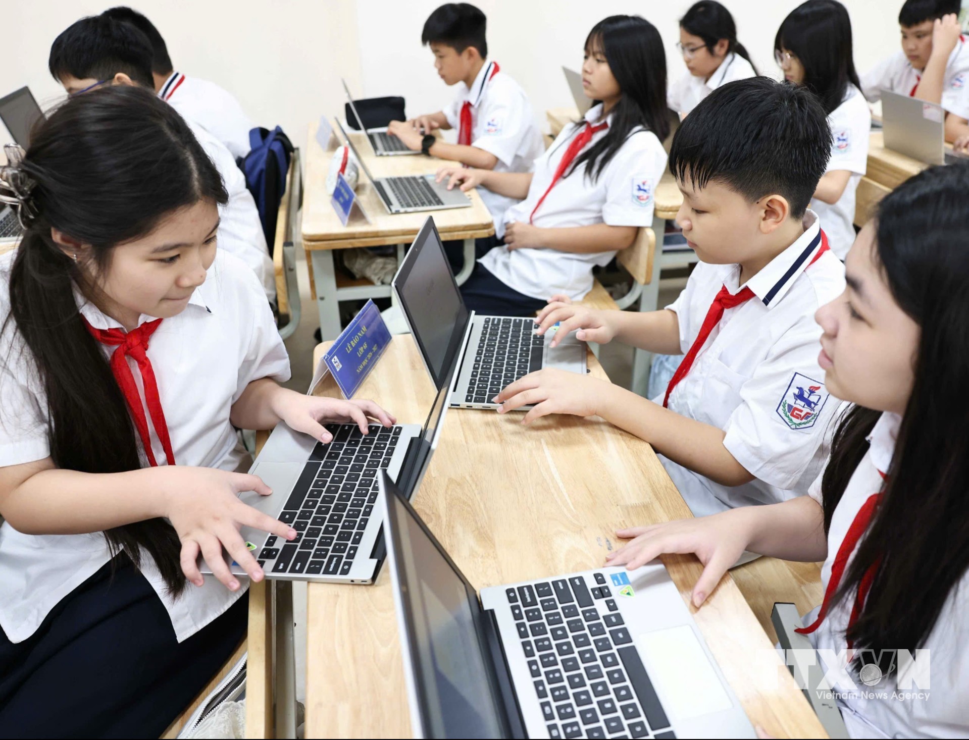 "Lớp học số Google", nơi khơi dậy niềm đam mê và hình thành năng lực số cốt lõi cho học sinh. (Ảnh: Thanh Tùng/TTXVN)